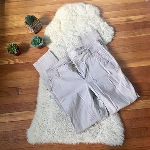 Perfect kakis for work or school